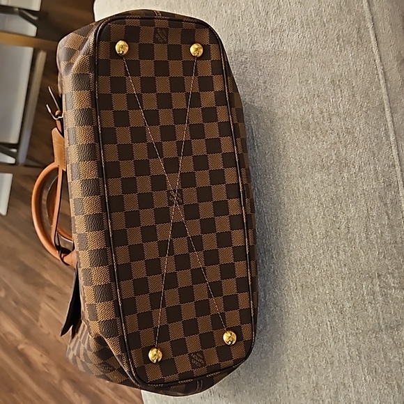 Louis Vuitton Damier Ebene Ascot - Picture 6 of 16